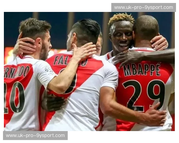 诺坎普夜空下的荣耀与泪水：巴萨vs拜仁史诗级集锦，重燃绿茵激情！